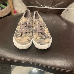 Blowfish Malibu Slip on